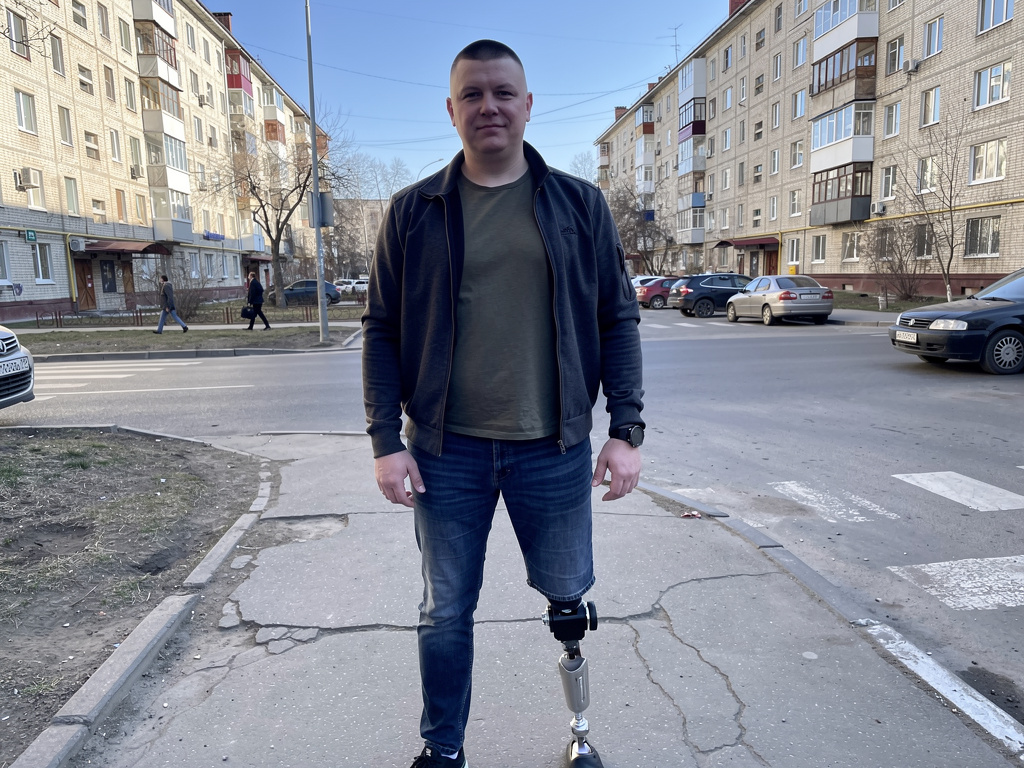 Ветеран боевых действий с протезом